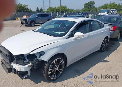 2019 Ford Fusion Titanium из США, поврежденный, VIN 3FA6P0D9XKR104714